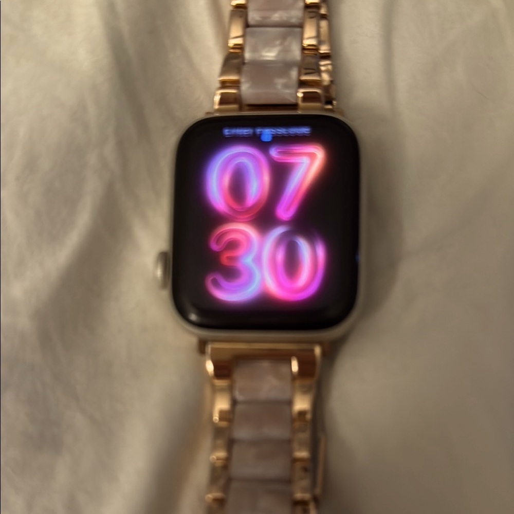 EUC Apple Smartwatch SE 2nd Gen 44mm Starlight Aluminum w Cellular T-Mobile